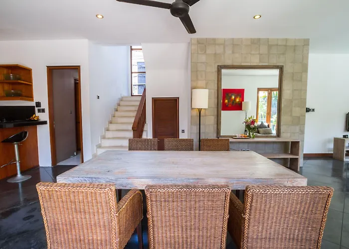 Martine - Fantastic 5br - Perfect Location In *