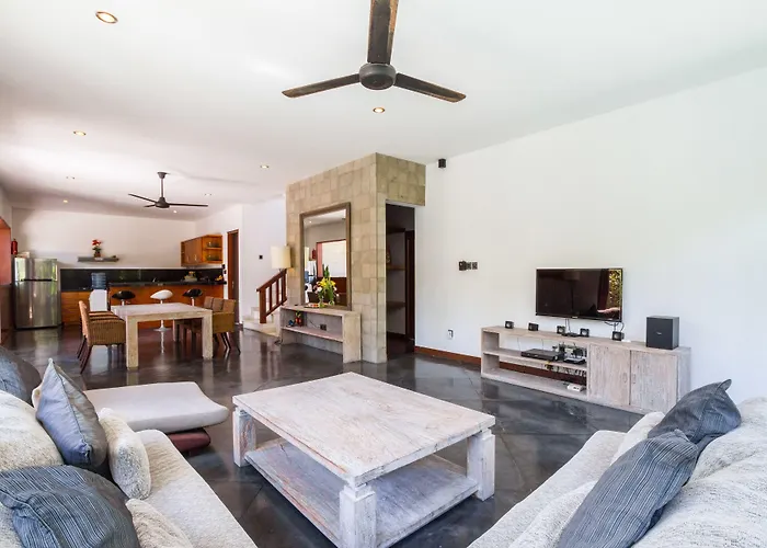 Martine - Fantastic 5br - Perfect Location In Вилла