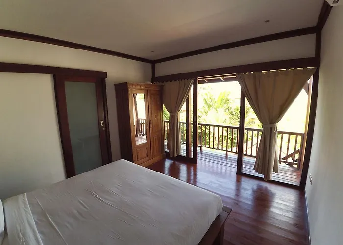 Martine - Fantastic 5br - Perfect Location In *