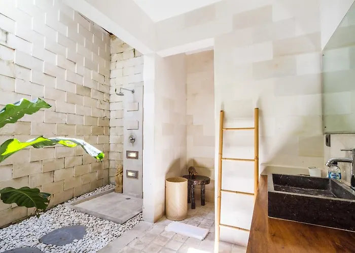Martine - Fantastic 5br - Perfect Location In Вилла *