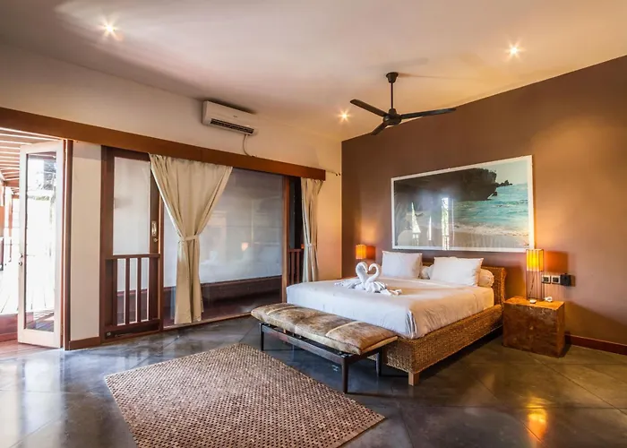 Martine - Fantastic 5br - Perfect Location In *